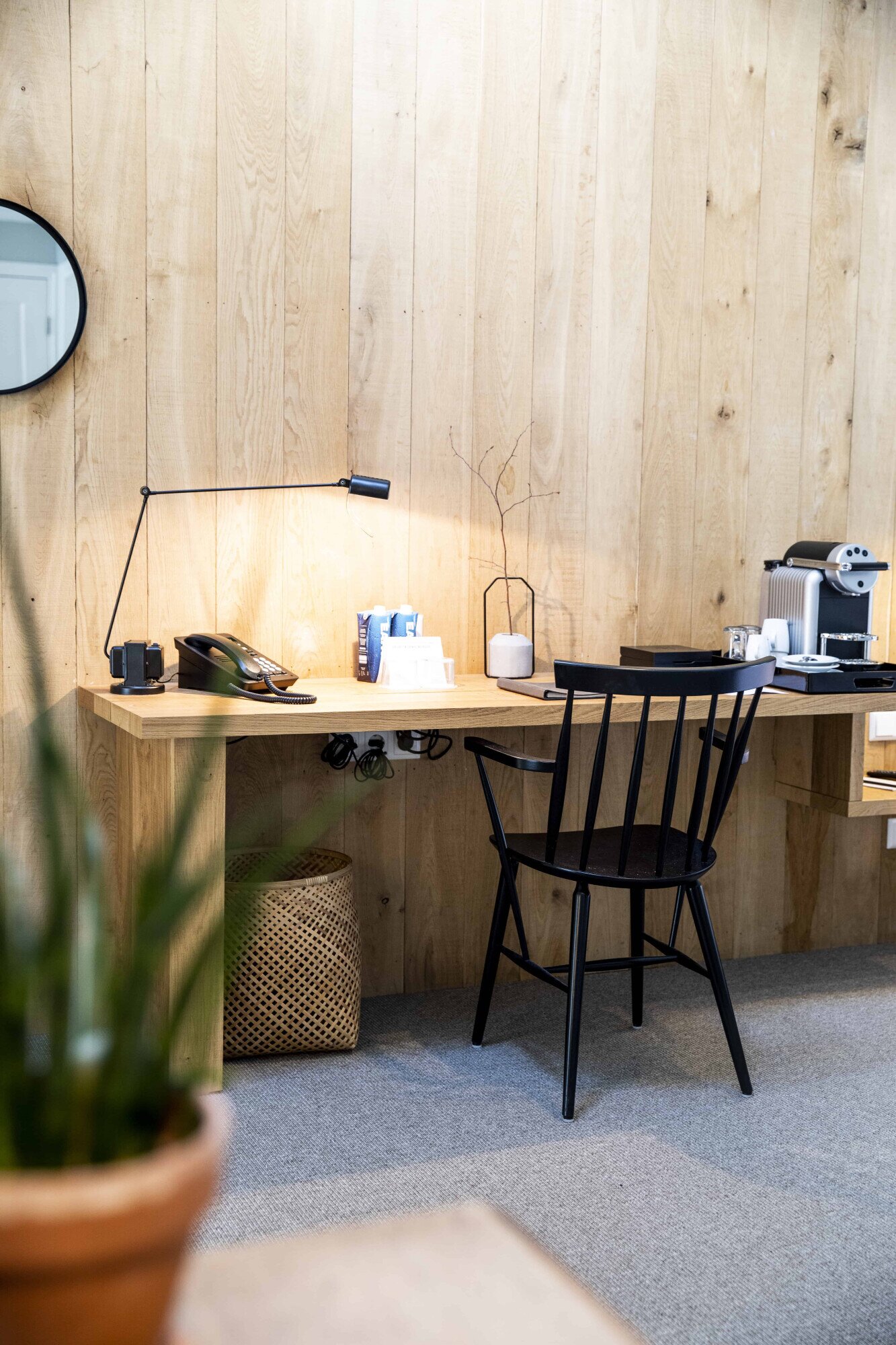 Bureau met stoel in Suite.